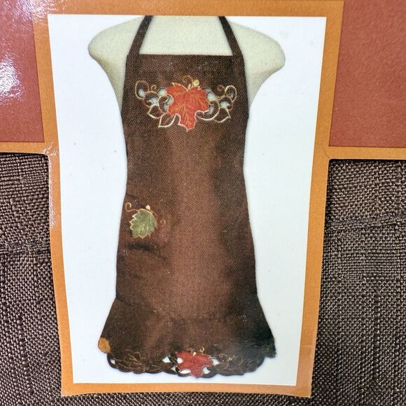 Fall Leaves Table Cloth & Apron Scalloped Cut Out Leaf Embroider Autumn Harvest - Picture 3 of 13
